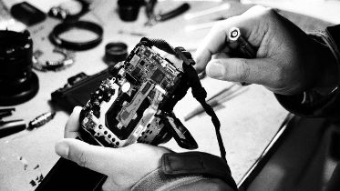 Desarmado de una cámara digital.